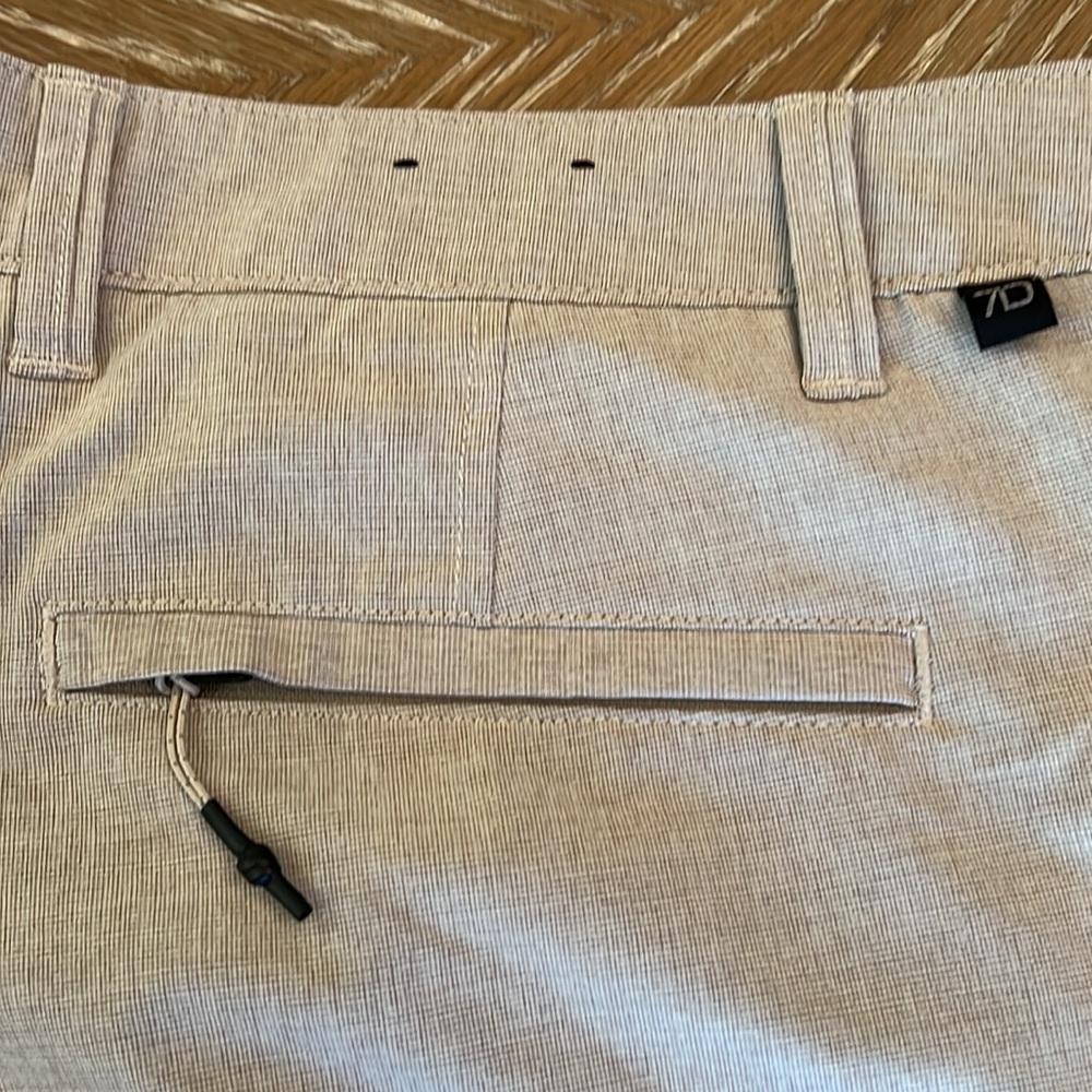 7 Diamonds Performance Shorts - Picture 3 of 4